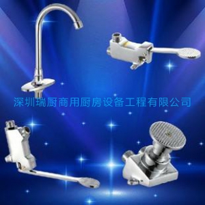 腳踏式水龍頭組件